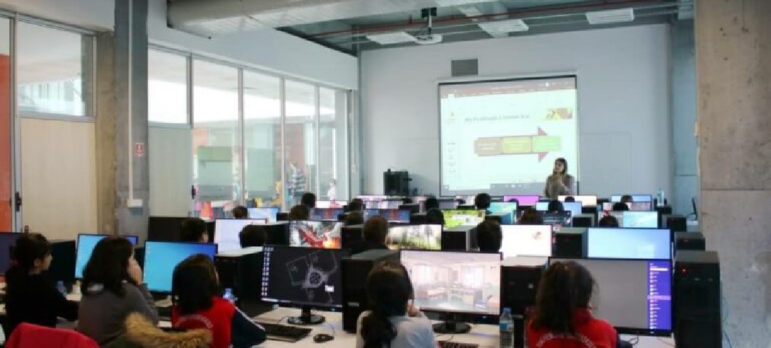 Başakşehir Teknoloji Koridoru Öğrencilere Dokunmaya Devam Ediyor