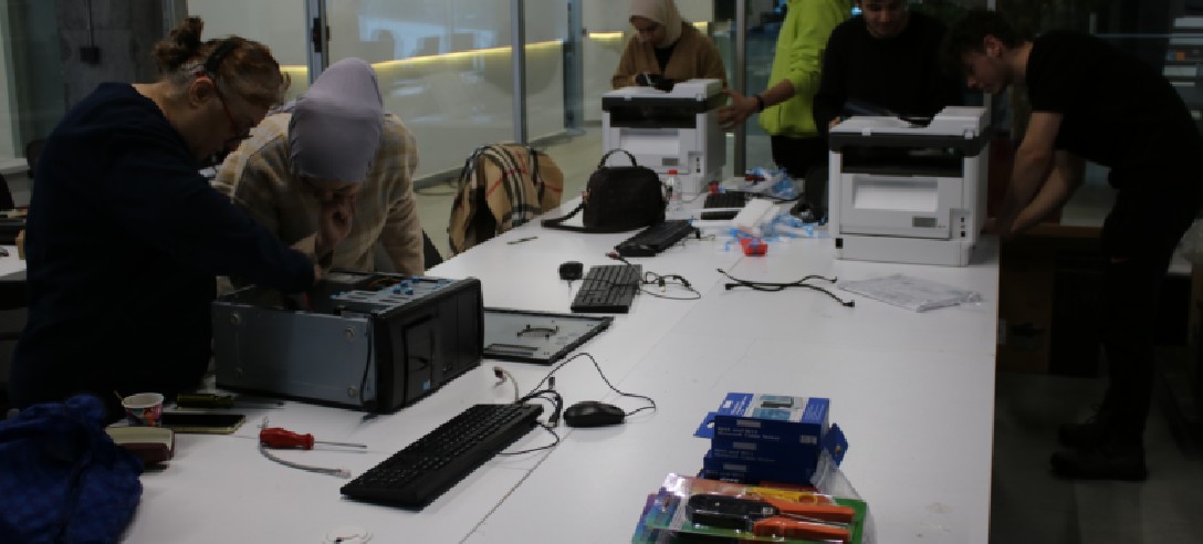 Bilgisayarı Ve İletişim Sistemlerini Kurmak Şimdi Çok Daha Kolay.