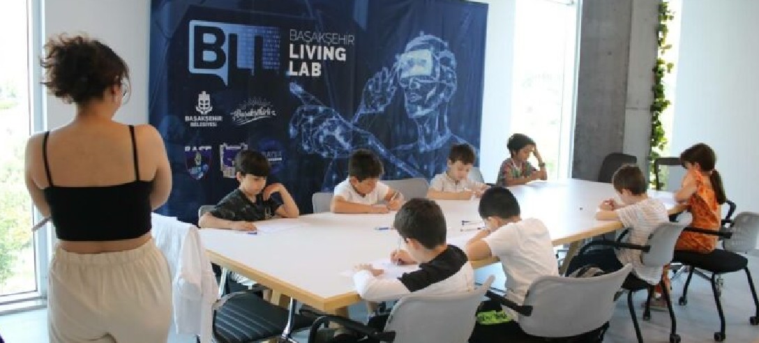 Çocuklarla Oyunlaştırma İle Algoritma Eğitiminde Buluşuldu