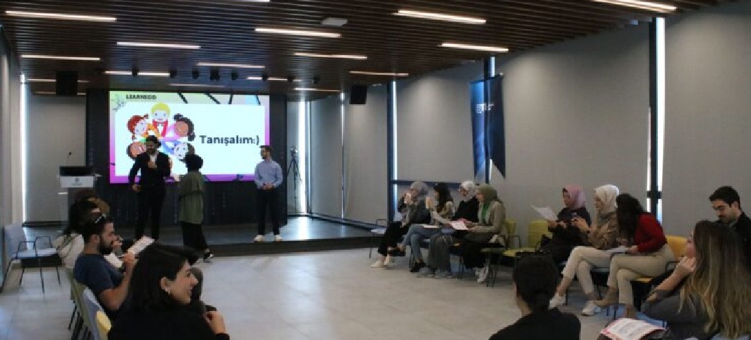 Eğitim  Ve Öğretim Dünyamıza Yeni Bir Bakış Açısı Kazandık .