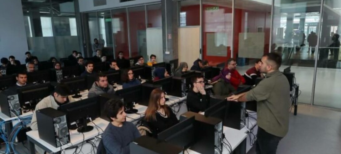 Geleceğin Programlama Dili Eğitimi Başakşehir’de
