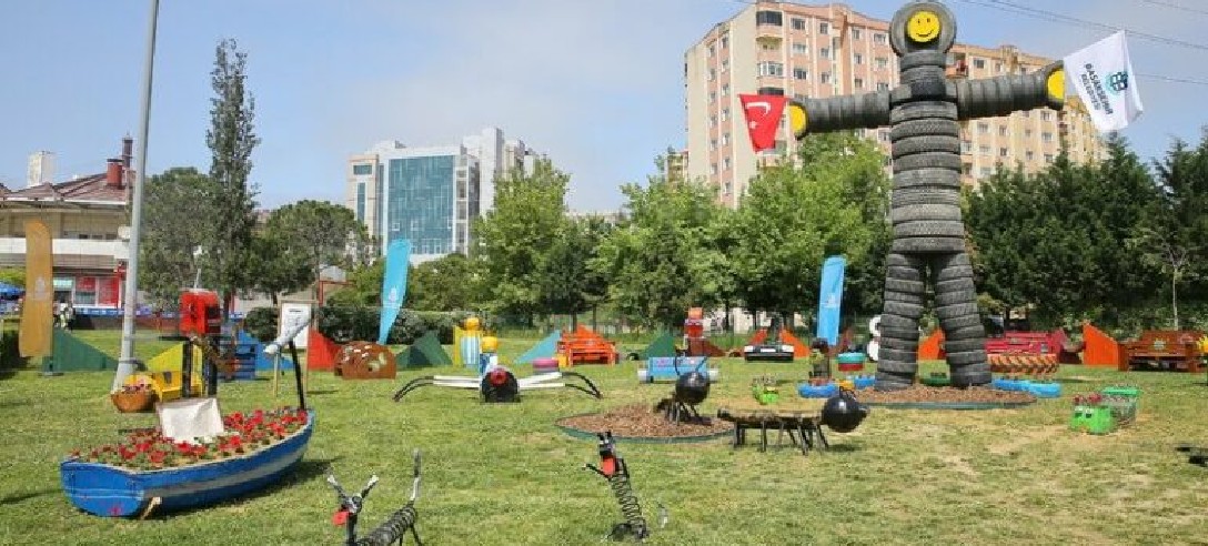Geri Dönüşen Park