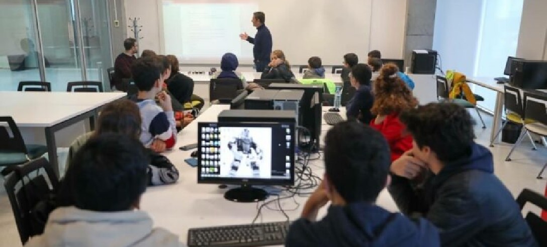 Küçük Mucitler Robot Üretmek İçin Yarıştı