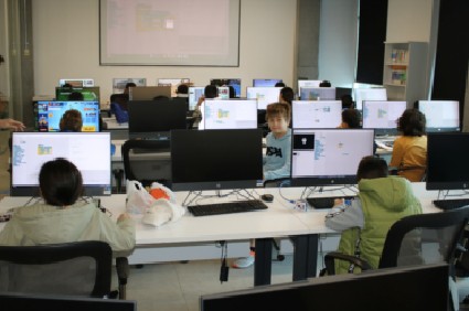 Minik Girişimciler Sömestr Tatilinde Sensörleri Kodladılar.