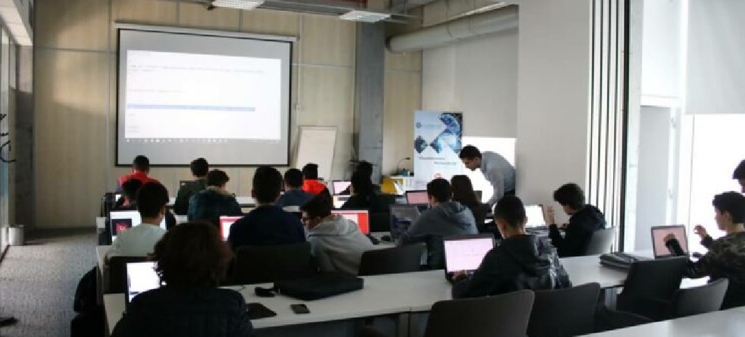 WEB Programlama Eğitimi Düzenlendi