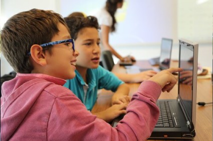 Başakşehirli çocuklar kod yazmayı öğreniyor