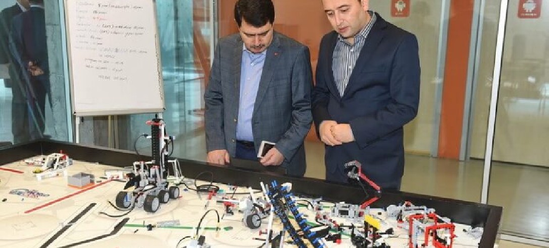 Vali Şahin, Living-Lab’i Ziyaret Etti