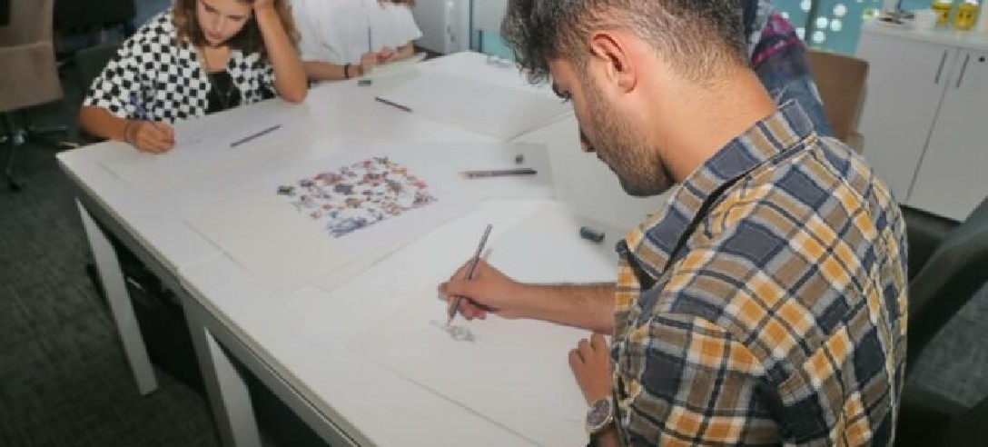 Başakşehirli Gençlerden Belediye’ye Maskot